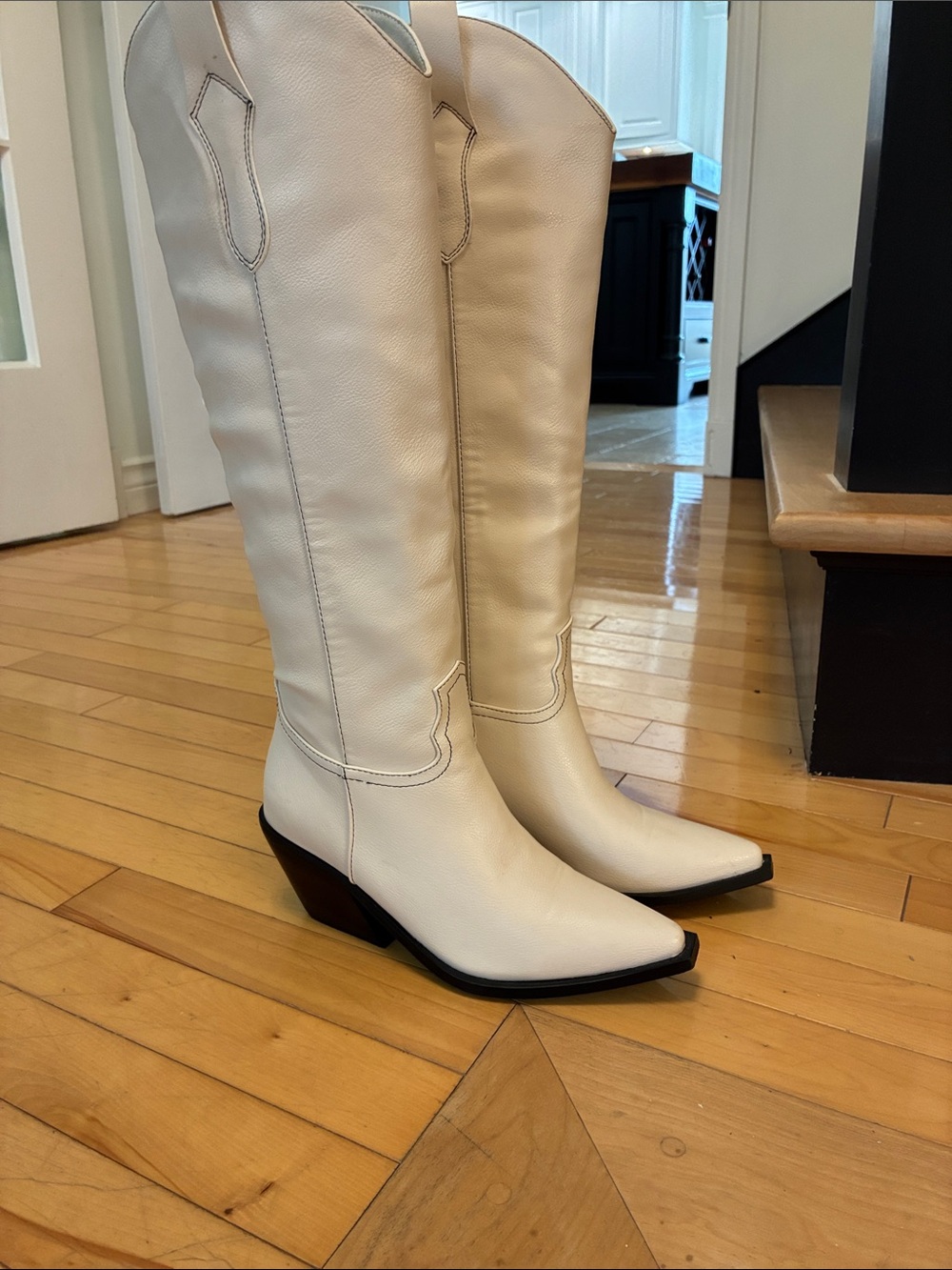 Billini Cream Pointed-Toe Cowboy Western Boots